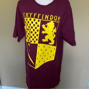 Harry Potter Gryffindor Crest Crewneck Adult Maroon T-Shirt Size Large
